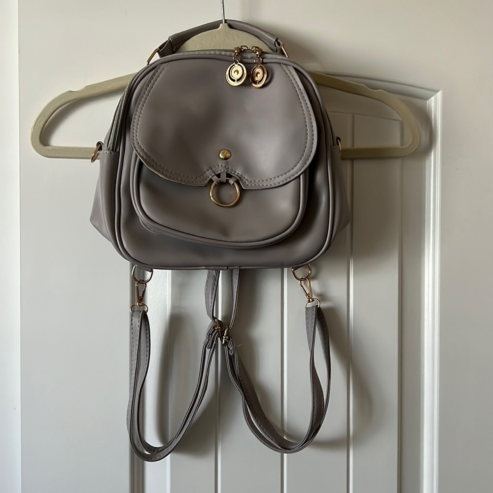 Convertible backpack to bag
